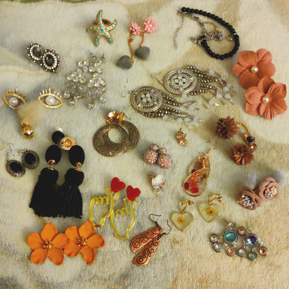 💙Beautiful Fashion Earrings💙